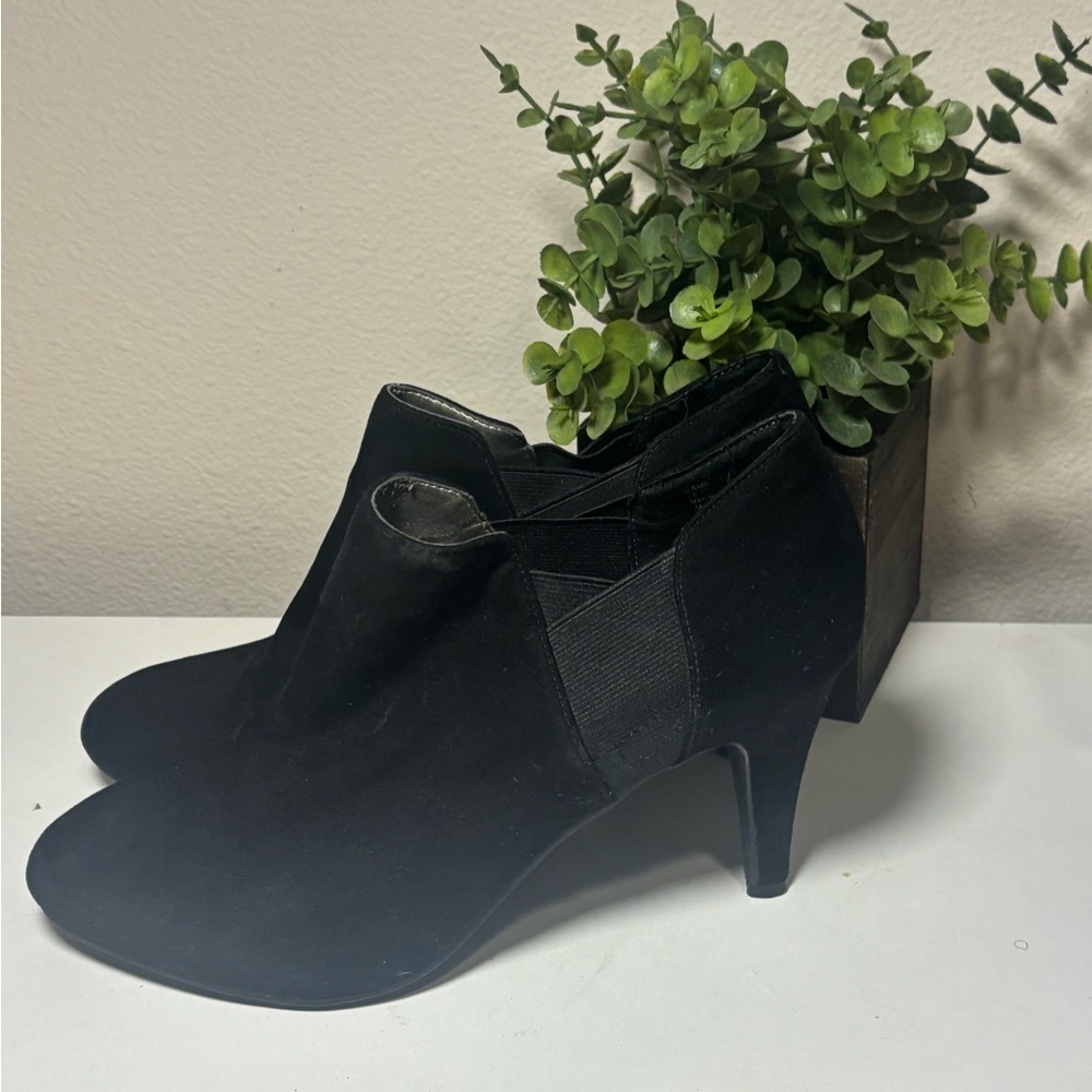NINE WEST Black Suede Leather combo Booties size 9. Some wear and scuffs marks - Picture 3 of 10